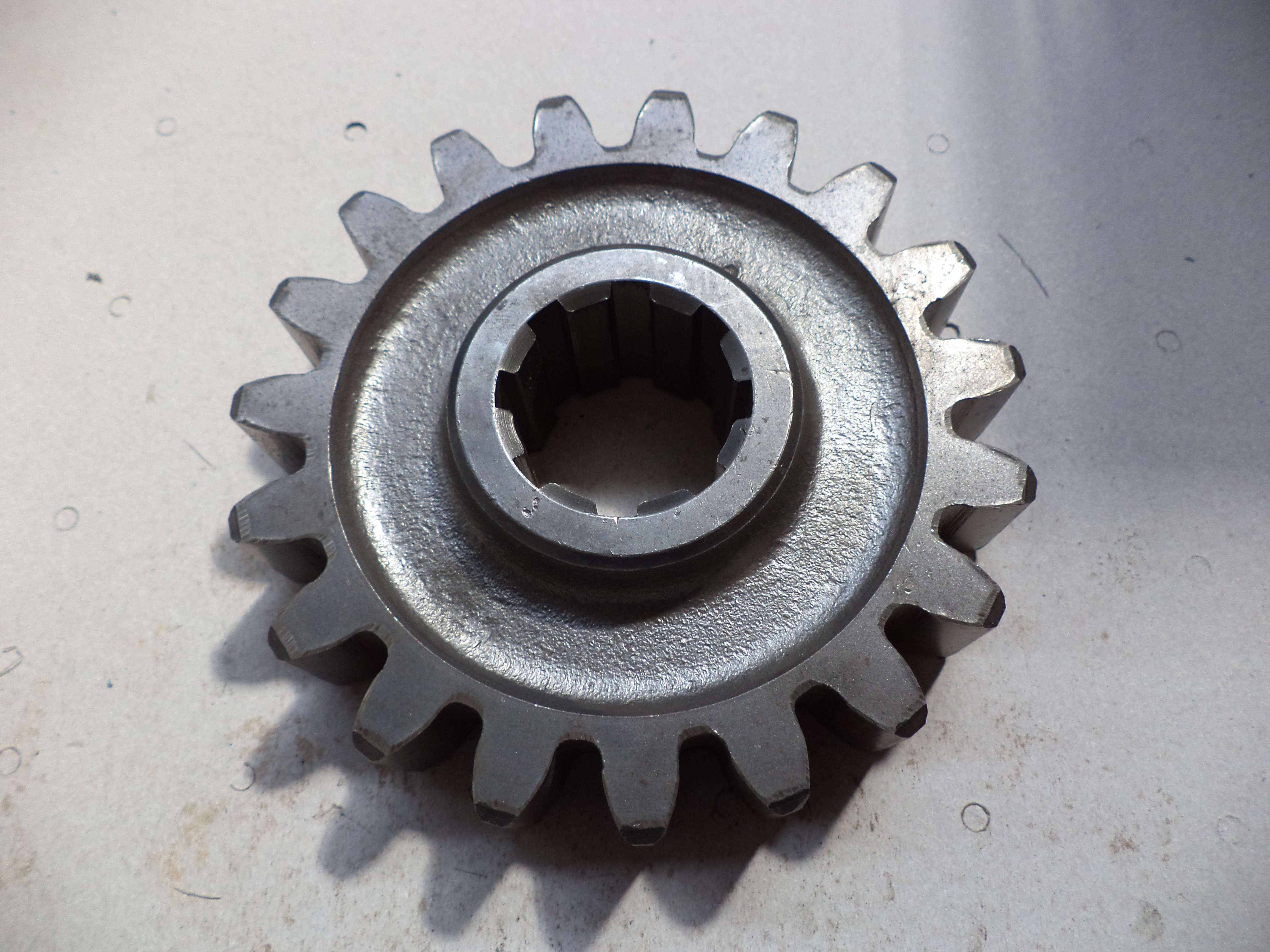 FKRT-282 - SPUR GEAR 19TX8 SPLINES